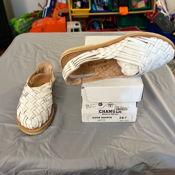 Chamula Maria sandals. Size 7. White - Picture 1 of 4